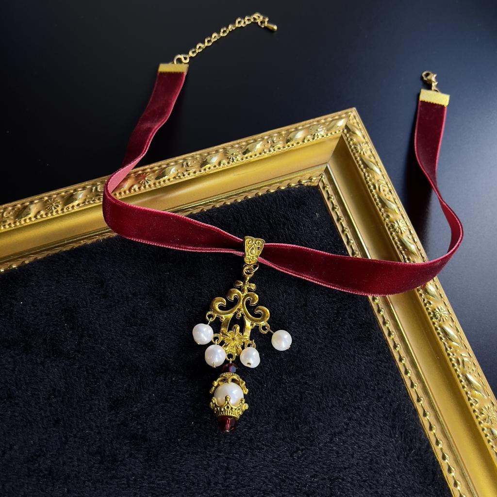 Чокер с подвеской  «Леди в Бархате»