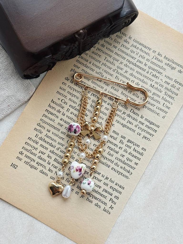 Брошь-булава с обвесами "Фантазия Маркизы"