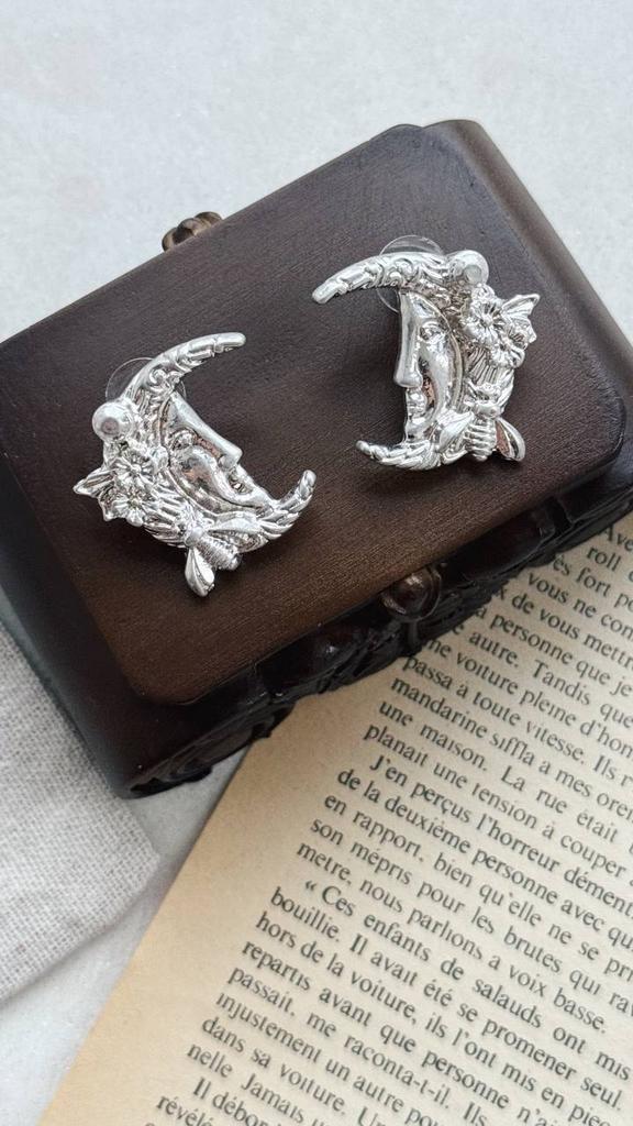 Серьги "Хоровод Лунный Теней" в серебряном оттенке