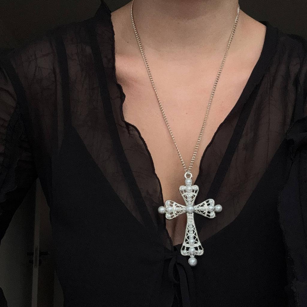 Подвеска с жемчужным крестом "Серенада пути" в серебряном оттенке