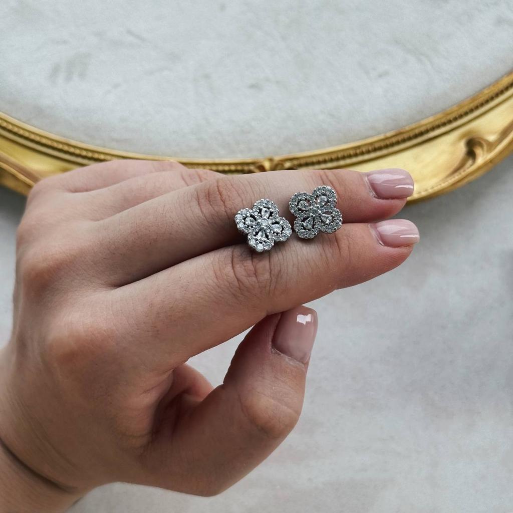 Серьги-гвоздики "Путешествие Герды"