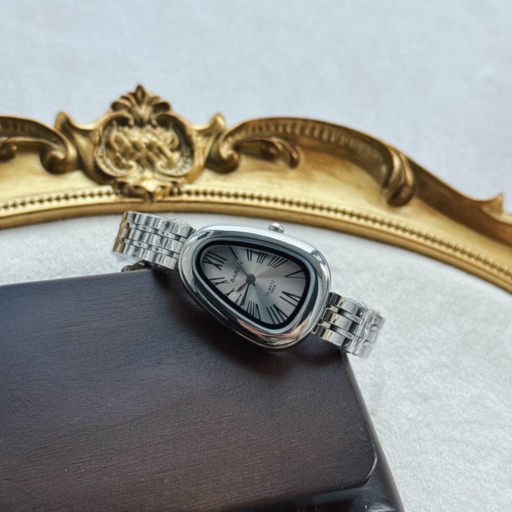 Часы "Сфера Сатурна" в серебряном оттенке