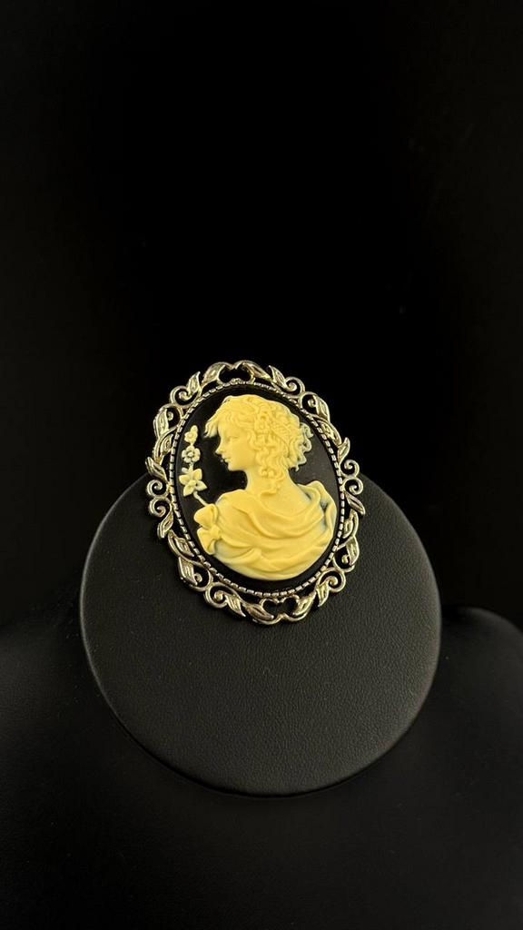 Брошь «Камея»