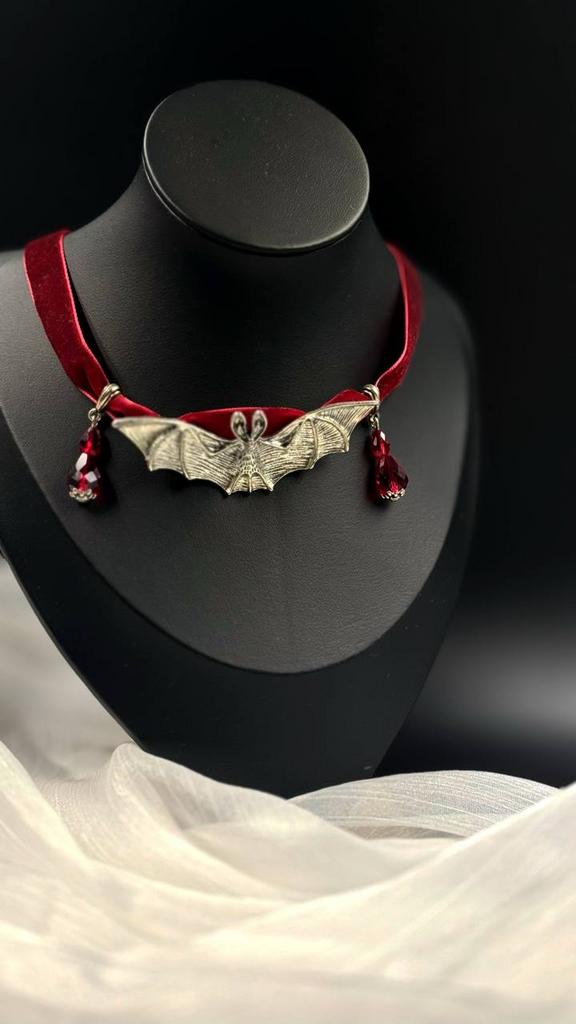 Чокер «Бэтти» в красном оттенке