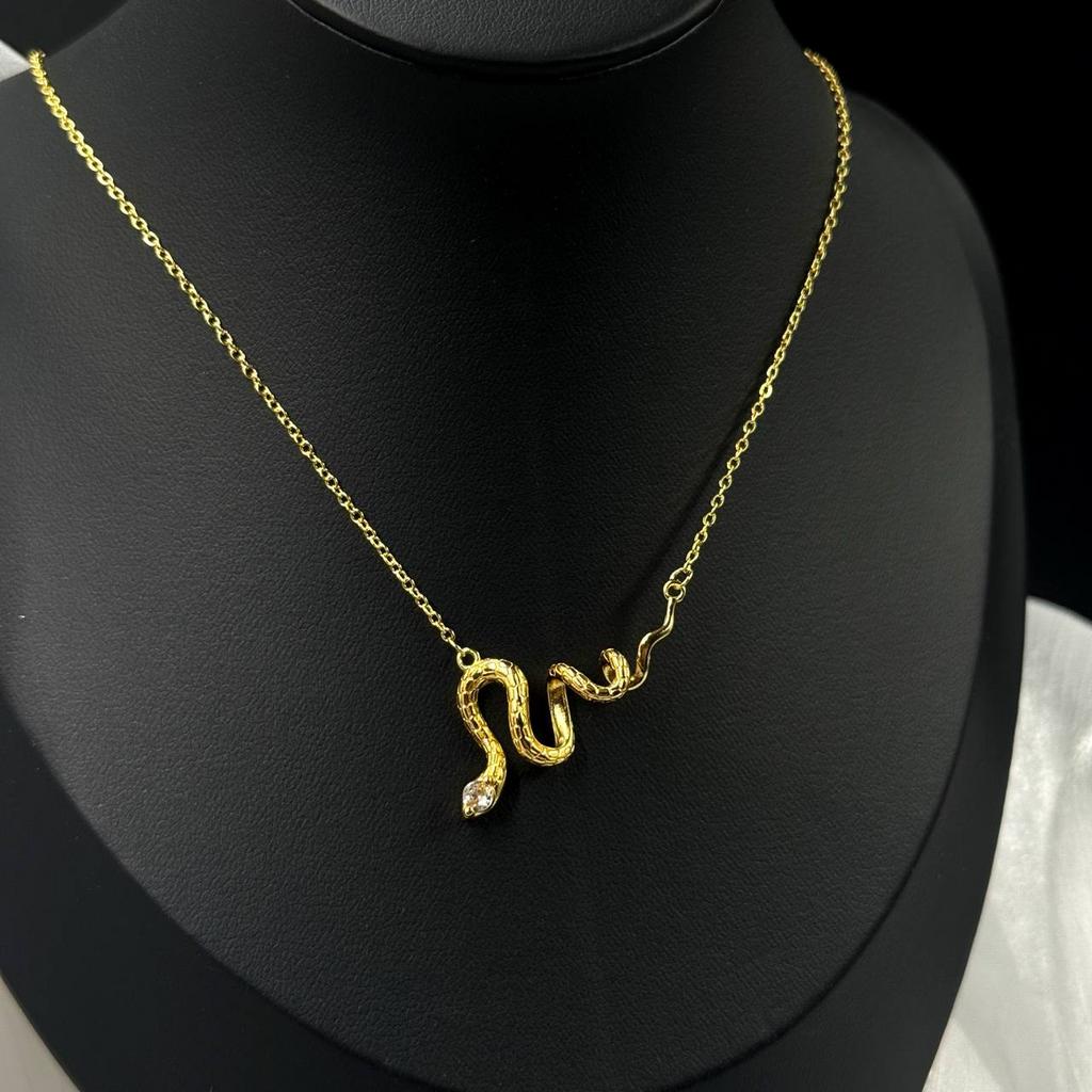 Подвеска «Яркий взгляд змеи Элеоноры»