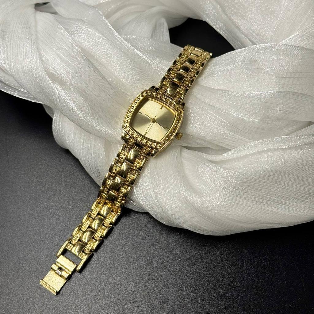 Винтажные часы «Avon»