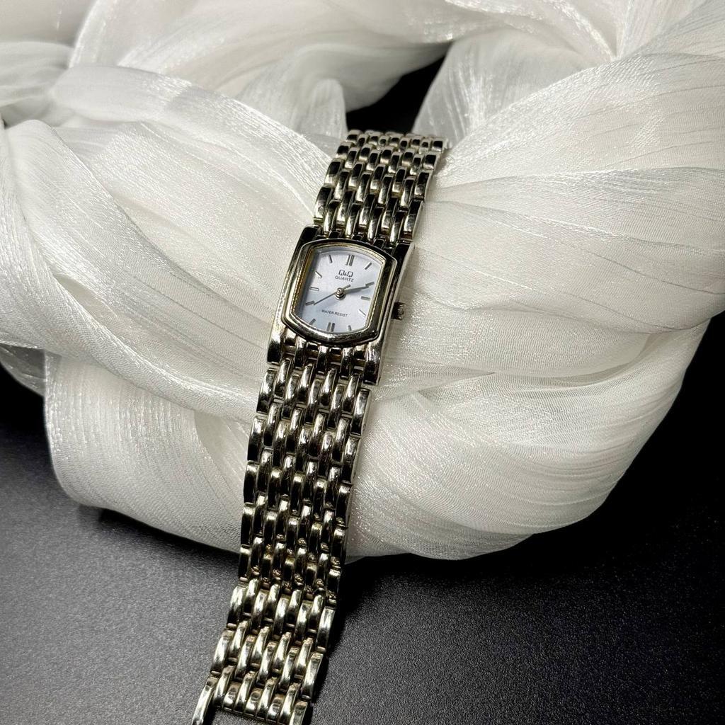 Винтажные часы «Q&Q»