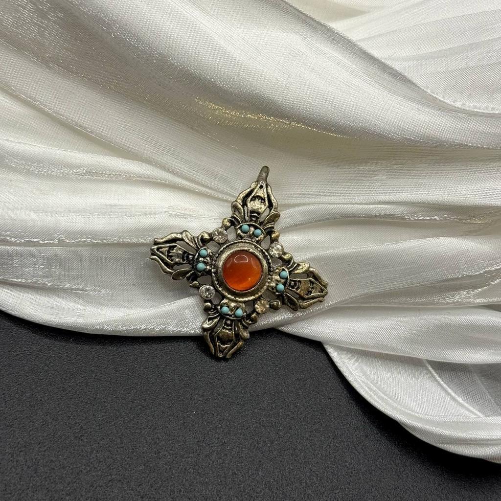 Винтажный кулон "Ритуал без инструкции", США, 70е