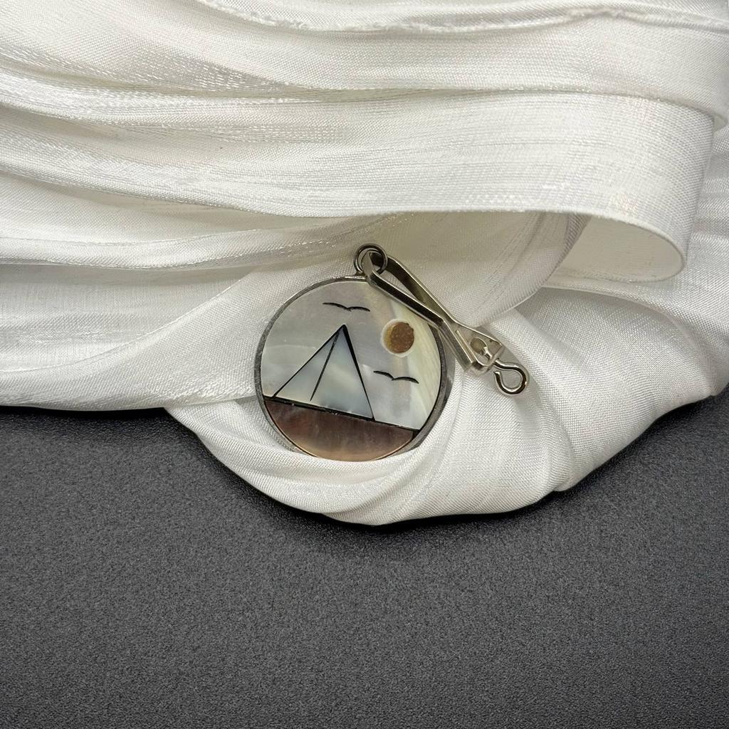 Винтажный кулон "Там, где меня всегда ждут", США, 70е, нат. перламутр