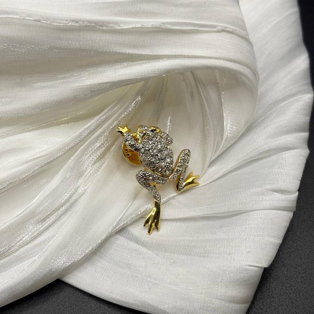 Винтажная брошь-пин "Роскошь быть странной", США, 70е