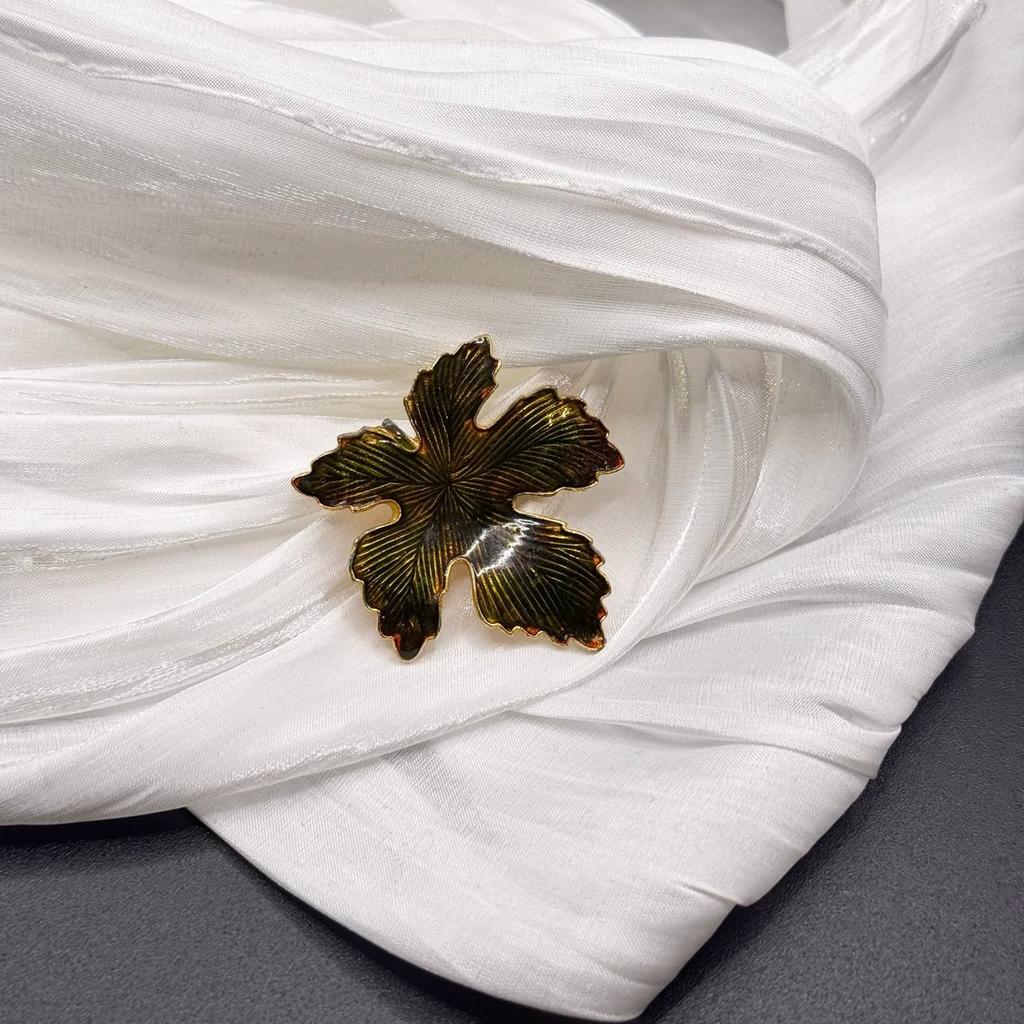 Винтажная брошь "Тёплый момент разговора", США, 70е