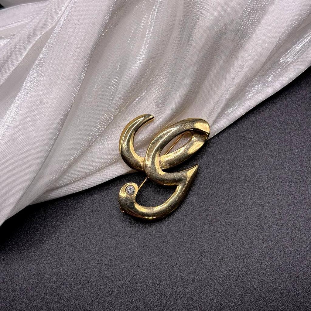 Винтажная брошь -инициал "Личная графема", США, 70е