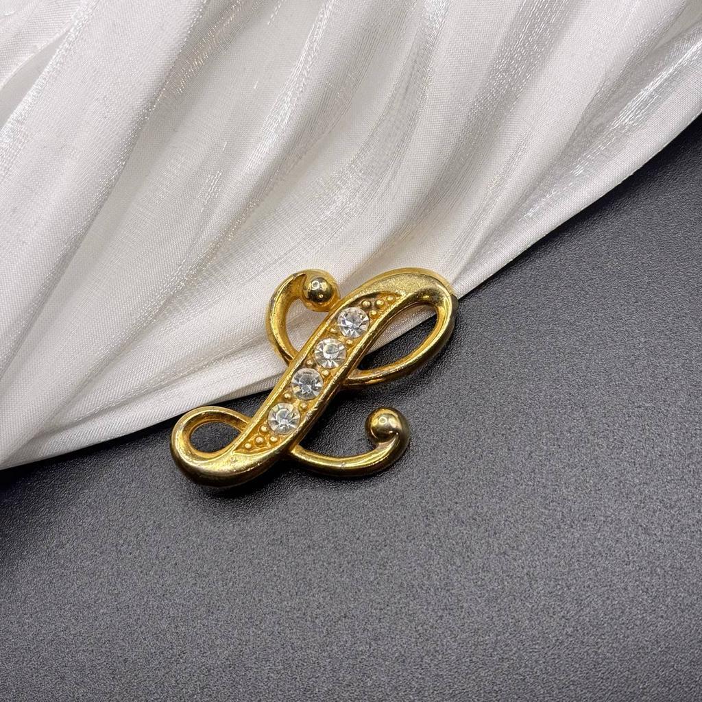 Винтажная брошь-инициал "Персональный символ", США, 70е