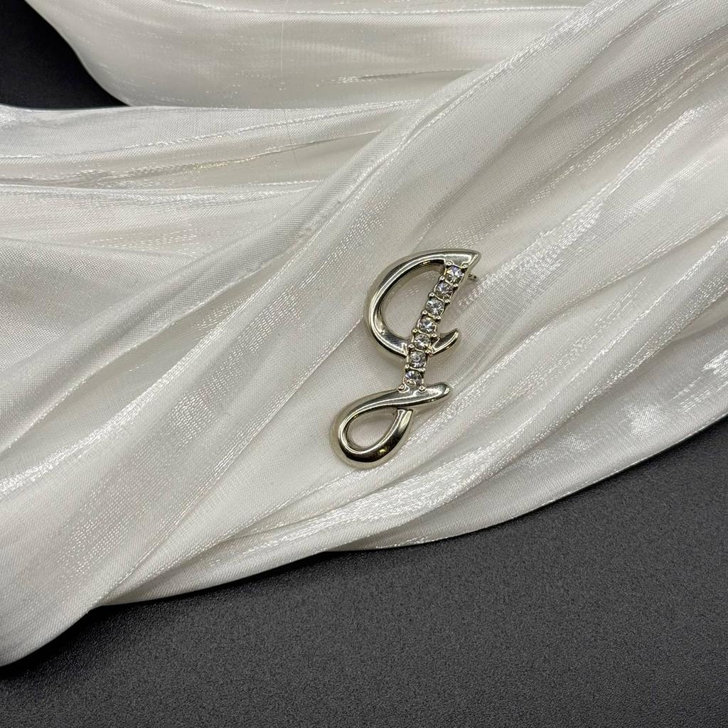 Винтажная брошь-инициал "Монограмма", США, 70е