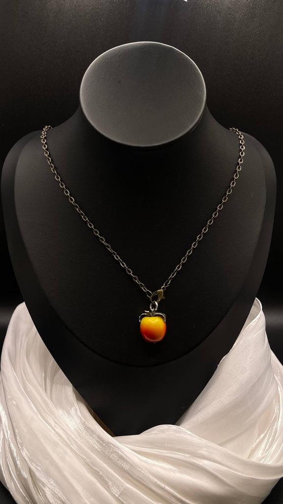 Винтажная подвеска "Яблоко из стекла", США, 50е