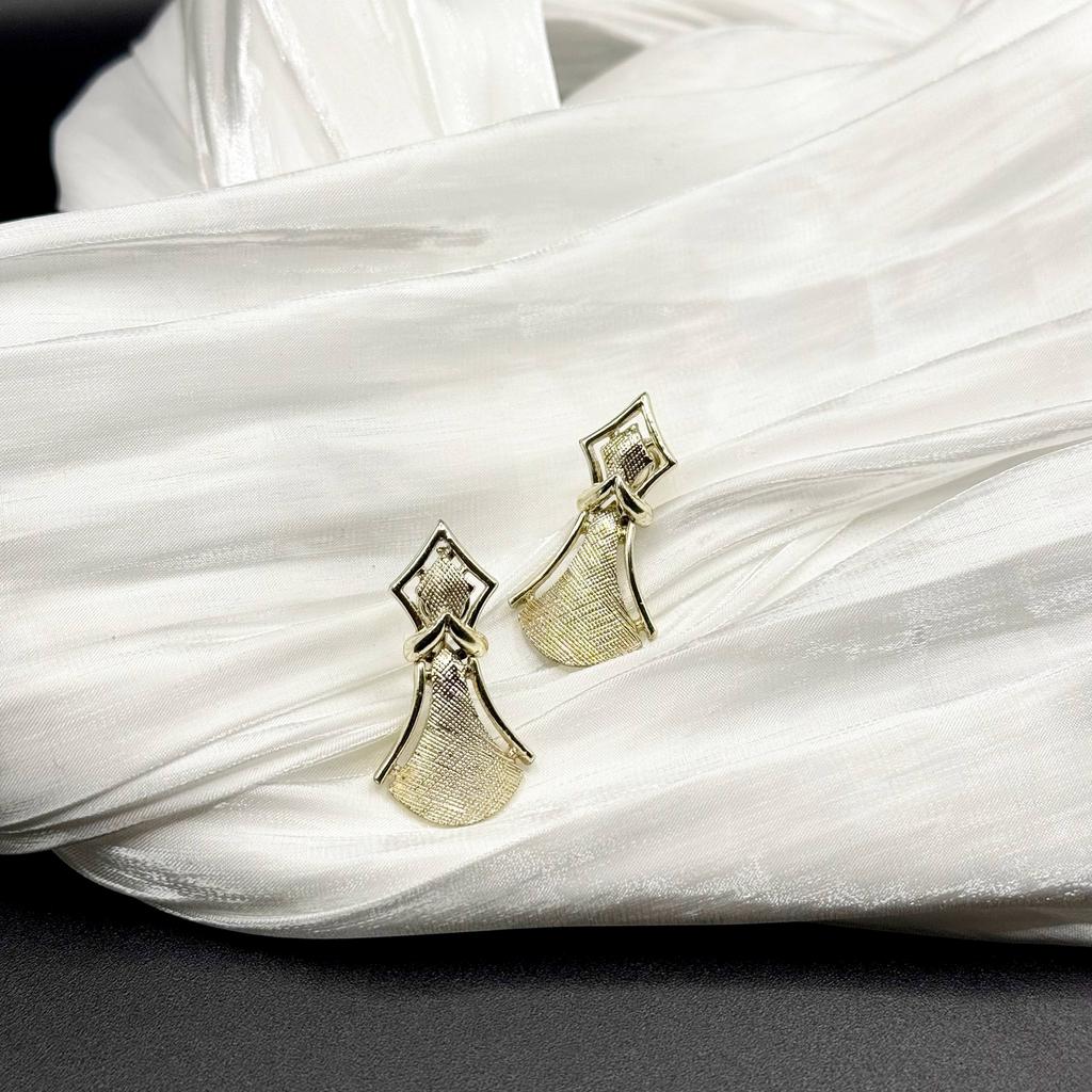 Винтажные клипсы "Музейная композиция", США, 70е