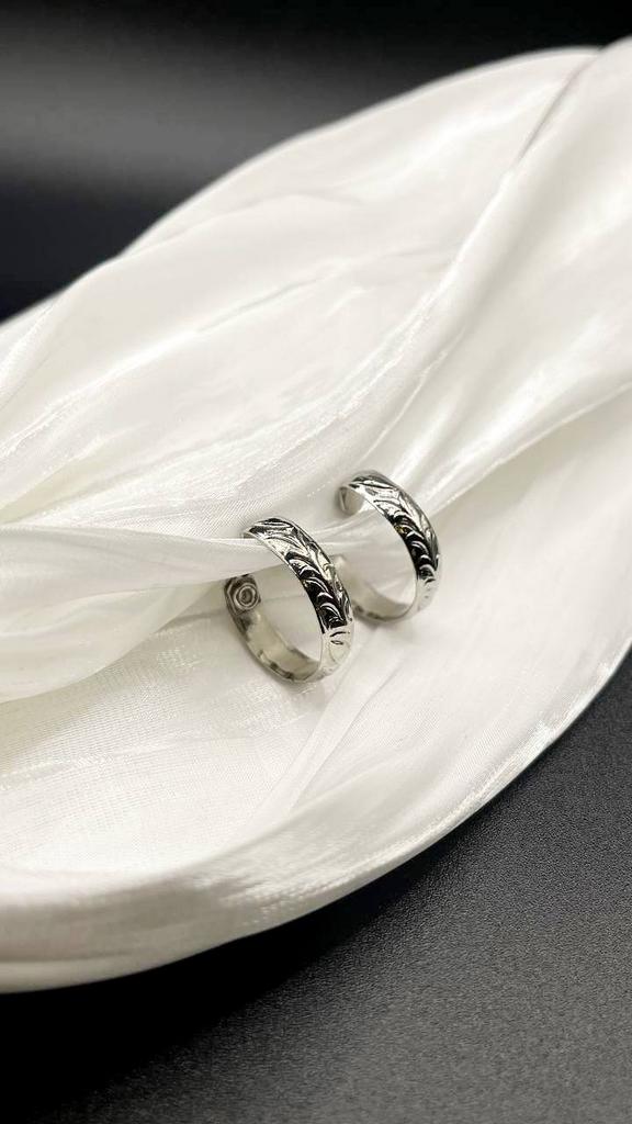 Винтажные клипсы «Барельеф», США, 70е