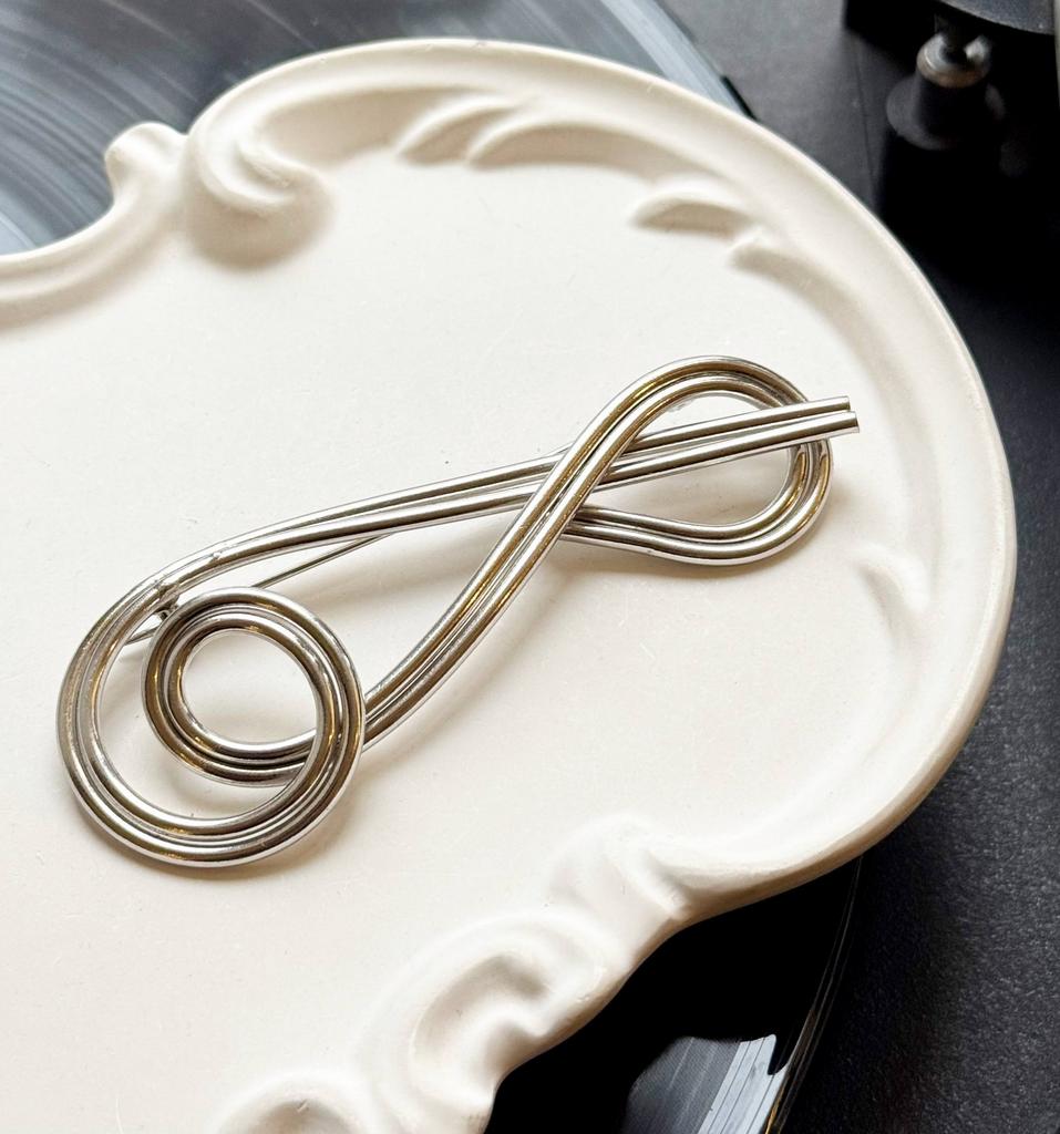 Винтажная брошь «Восьмёрка судьбы» 80-90е