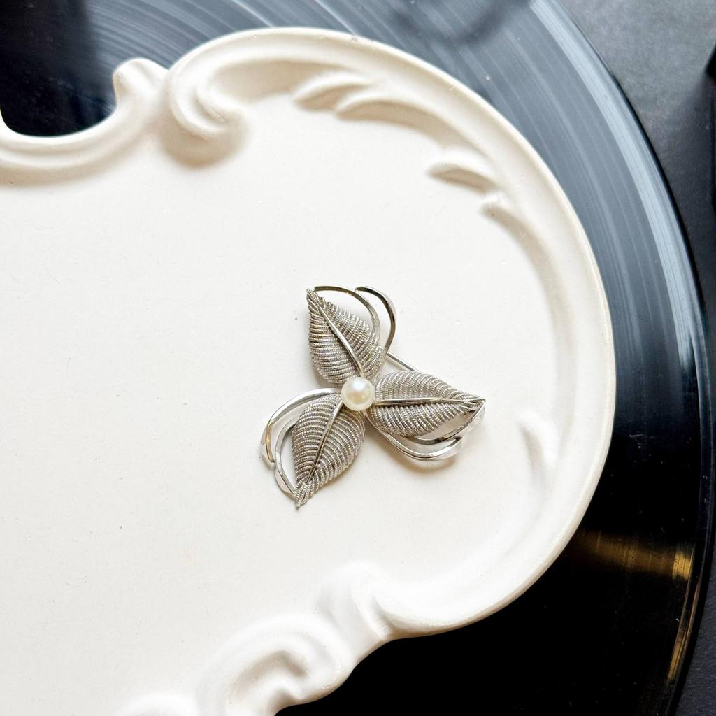 Винтажная брошь «Три нежности» Wells, 80-90е