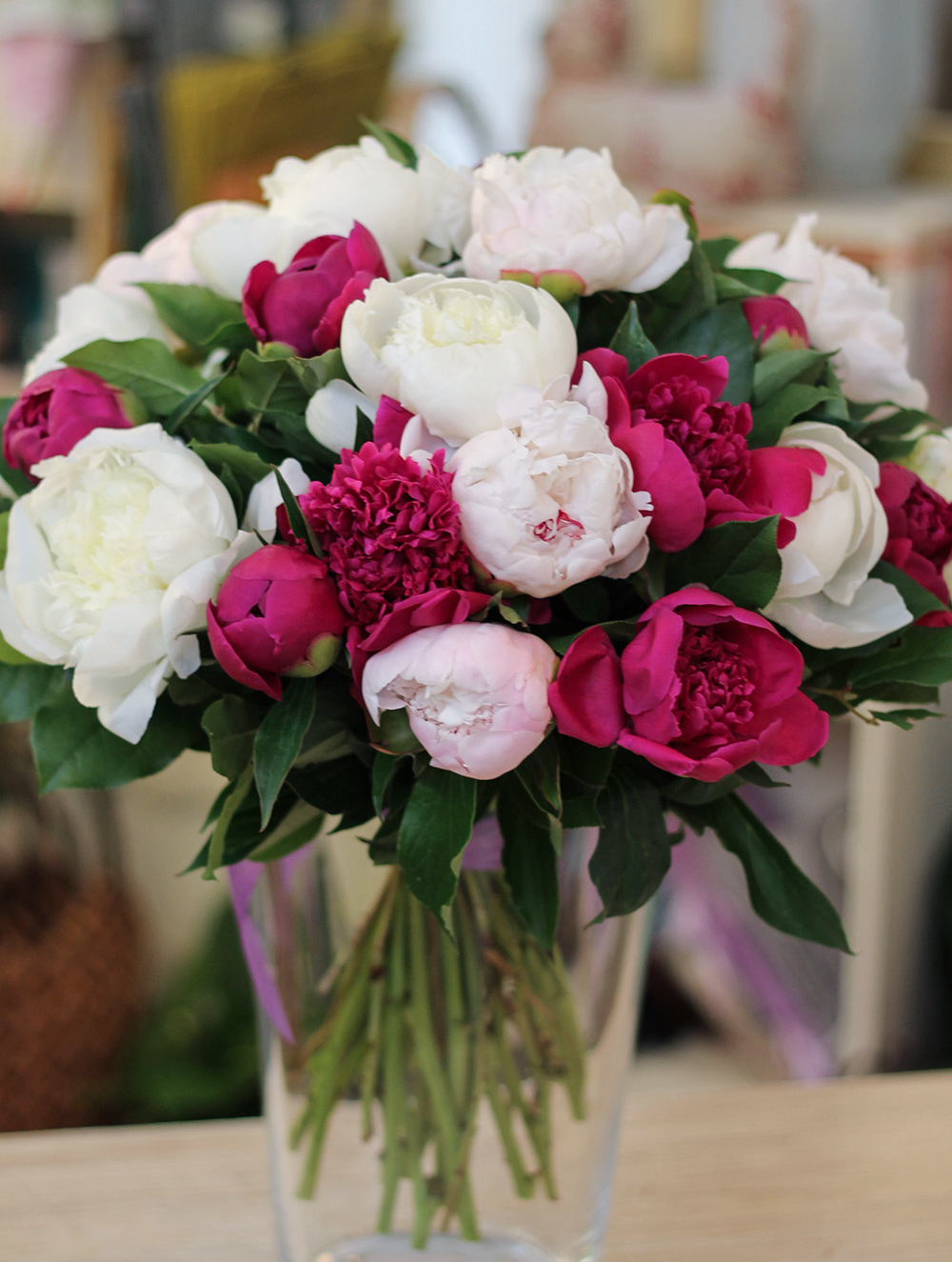 Букет из пионов микс №025