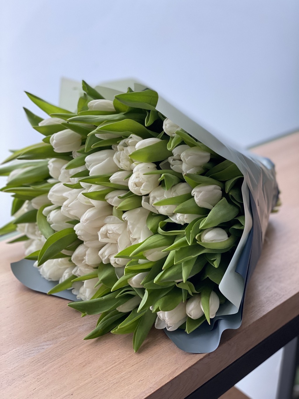 Тюльпаны белые 99 шт №038