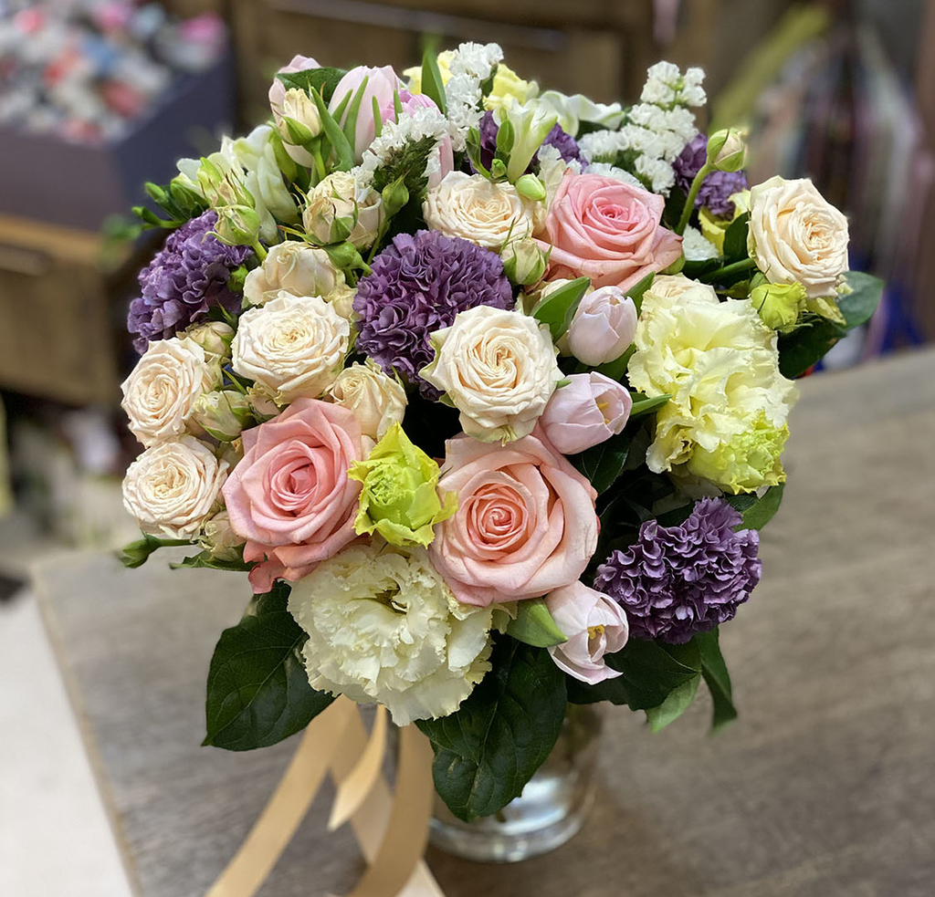 Букет из гвоздик "Мун"