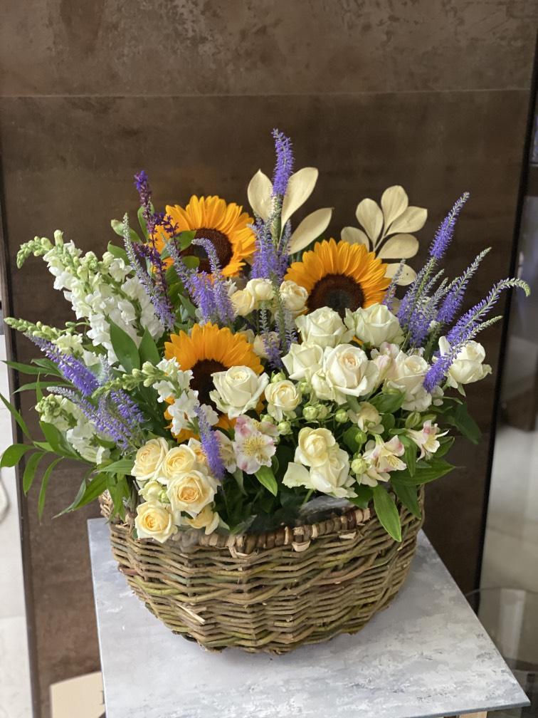 Собран в саду корзина №053