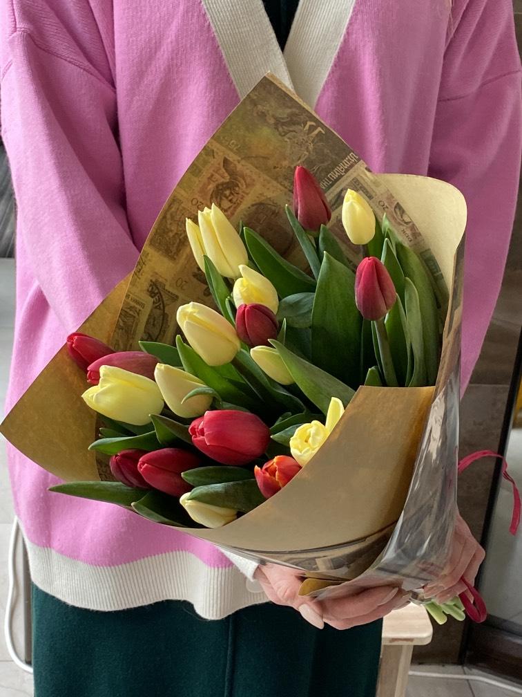 Букет из  тюльпанов 19 шт №134