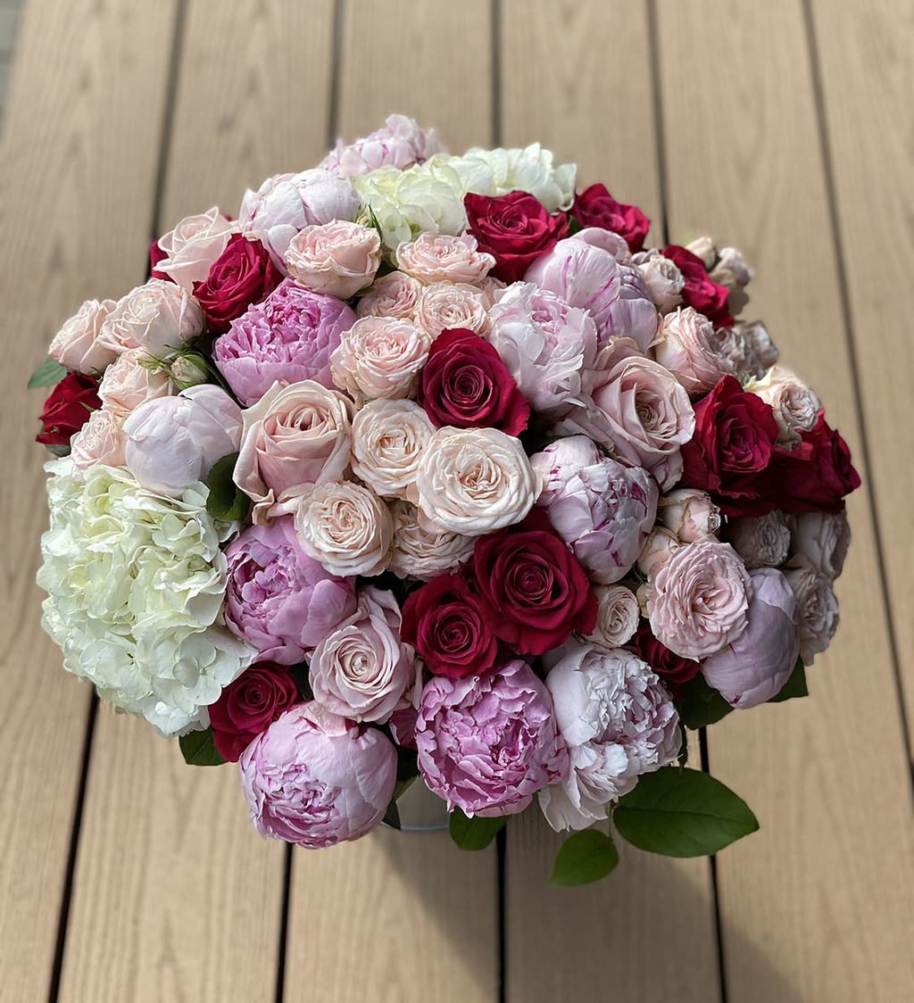 нежное облако из пионов и гортензий №204