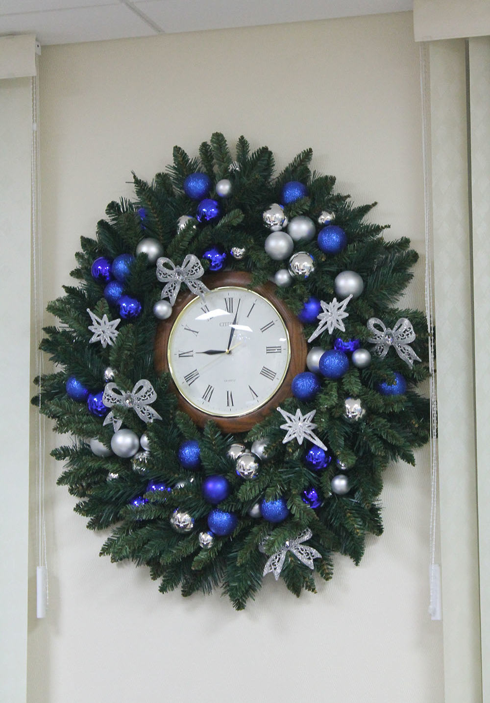 новогодний венок синий