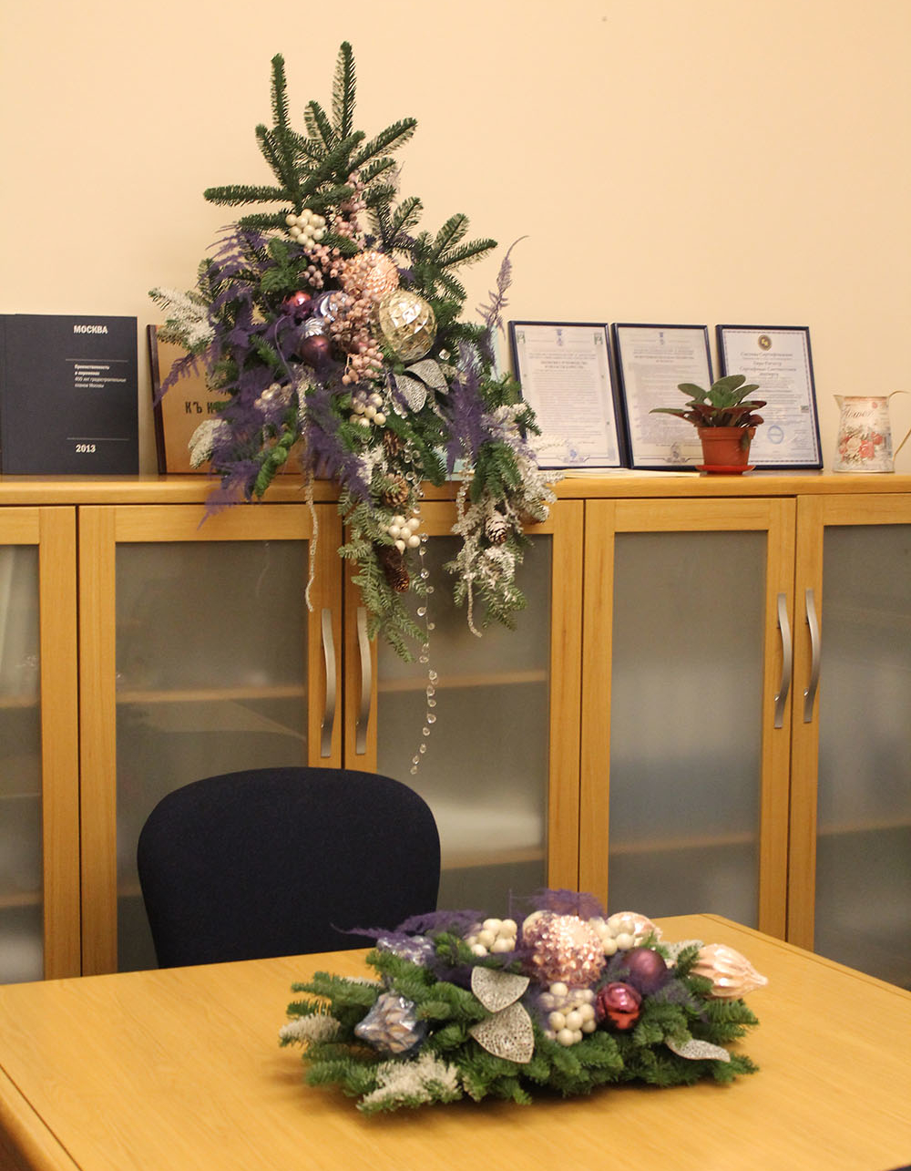 Новогодняя каскадная объемная композиция №353