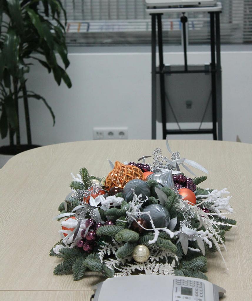 НГ Цвета фирмы оранжевый с серебром №360