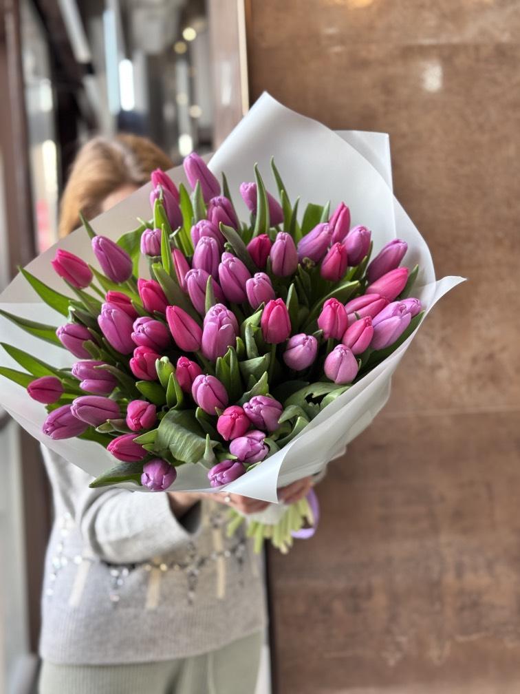 Розовые с сиреневыми тюльпанами №754