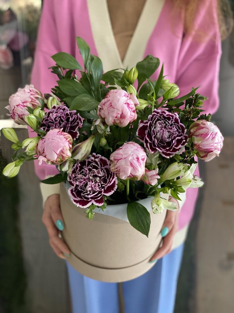 Пионы в коробке №835