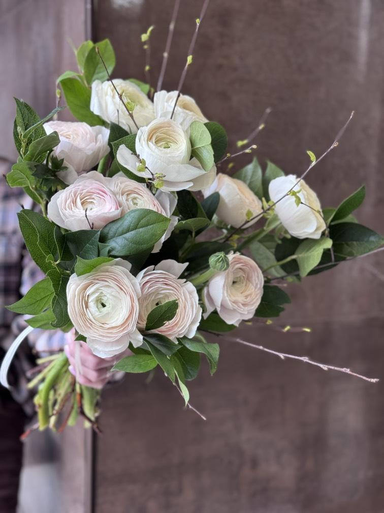 Ранункулюсы с салалом №1178