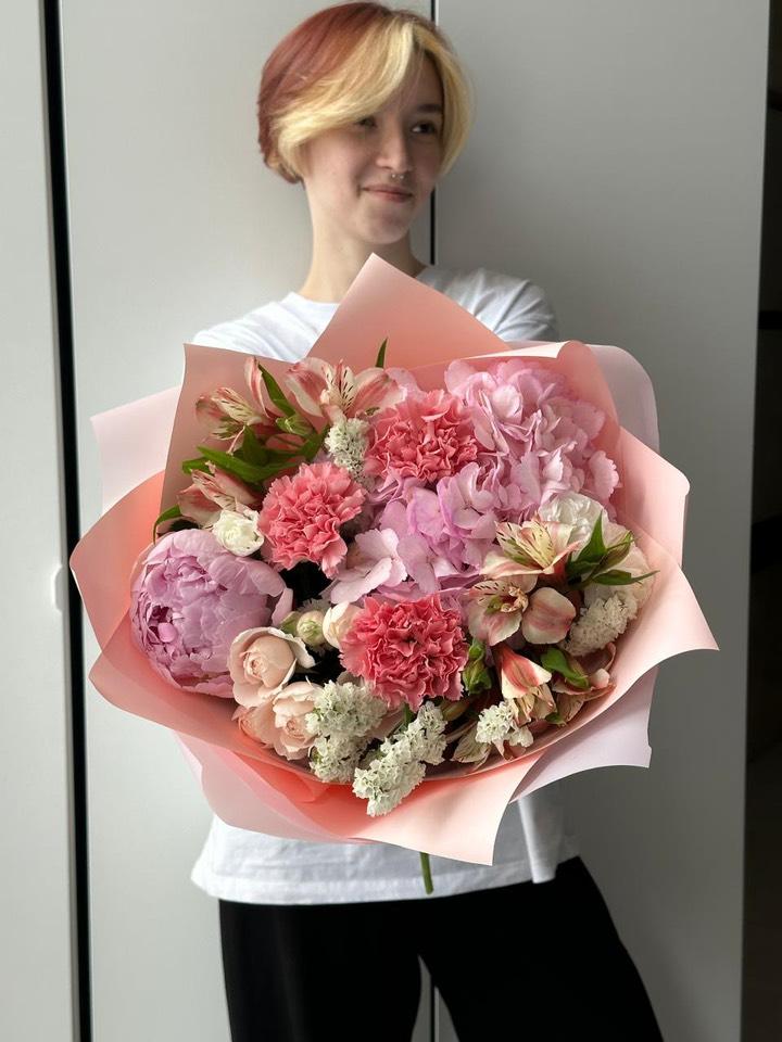 Букет с пионом Шугар Энд №1236