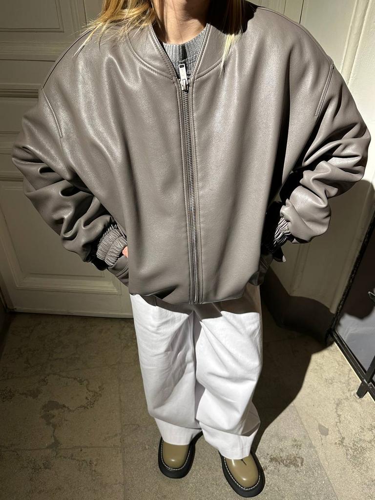 Бомбер USHATAVA