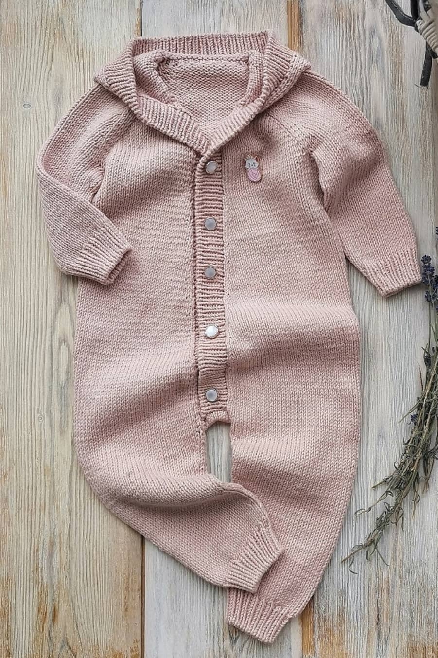 Нежно-розовый комбинезон из мериноса для девочки 1 год