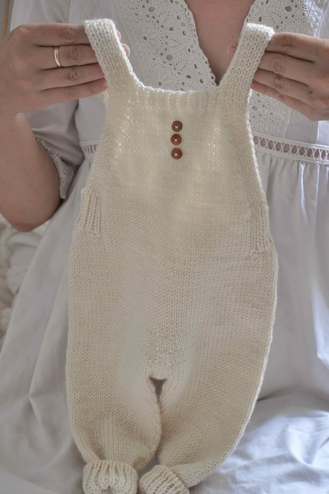 Новая вещь для фотосессии новорожденных — полукомбинезон