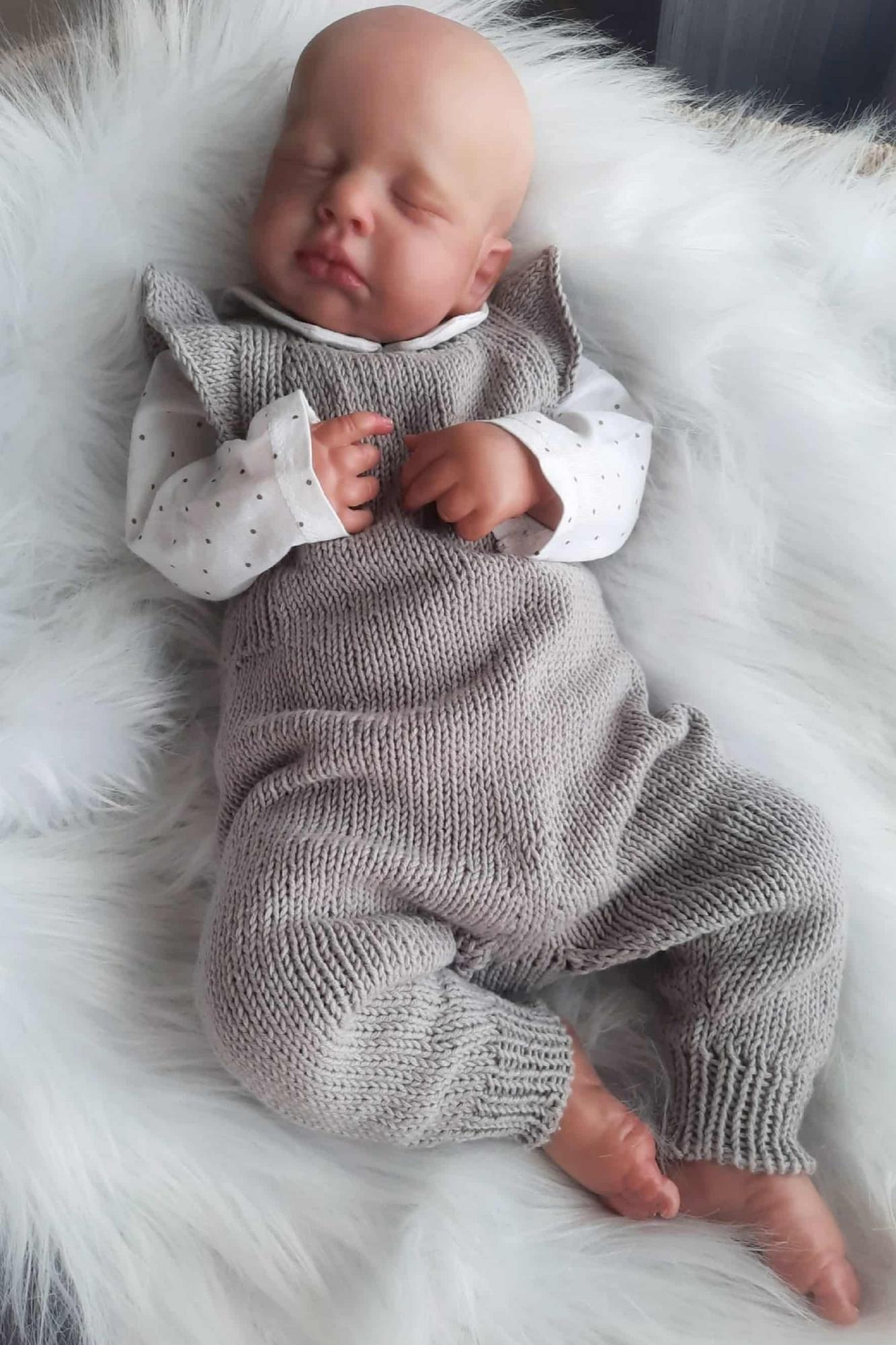 Полукомбинезон Petite — стильный подарок младенцу