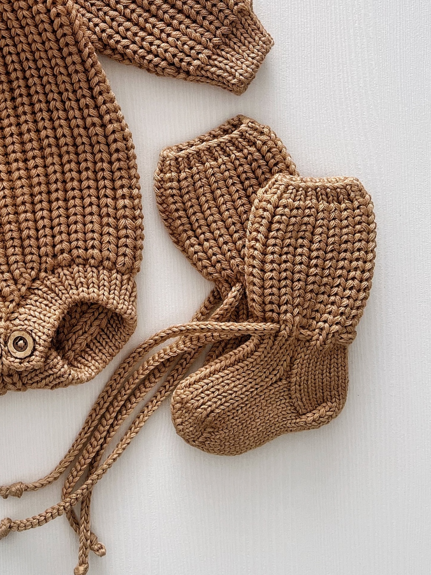 Бесплатное описание - Носочки Cozy props