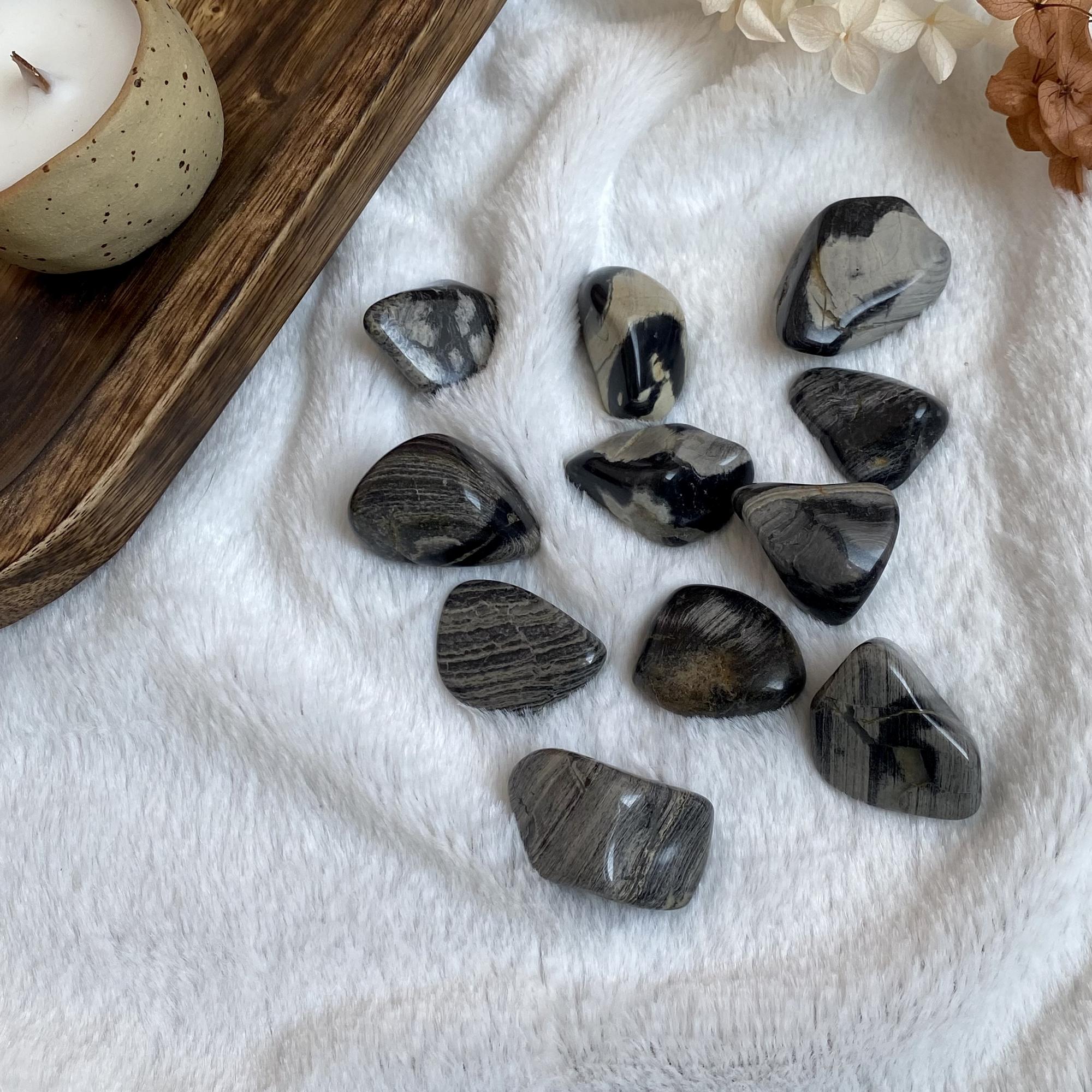 Галтовка серебряной яшмы