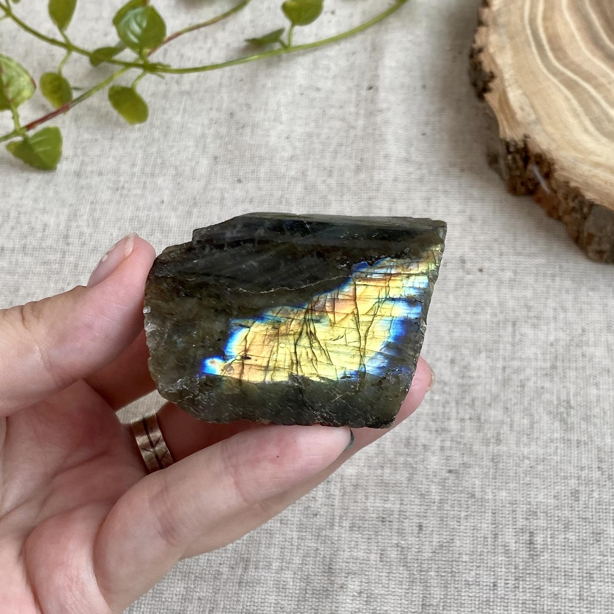 Лабрадорит (полировка с одной стороны)