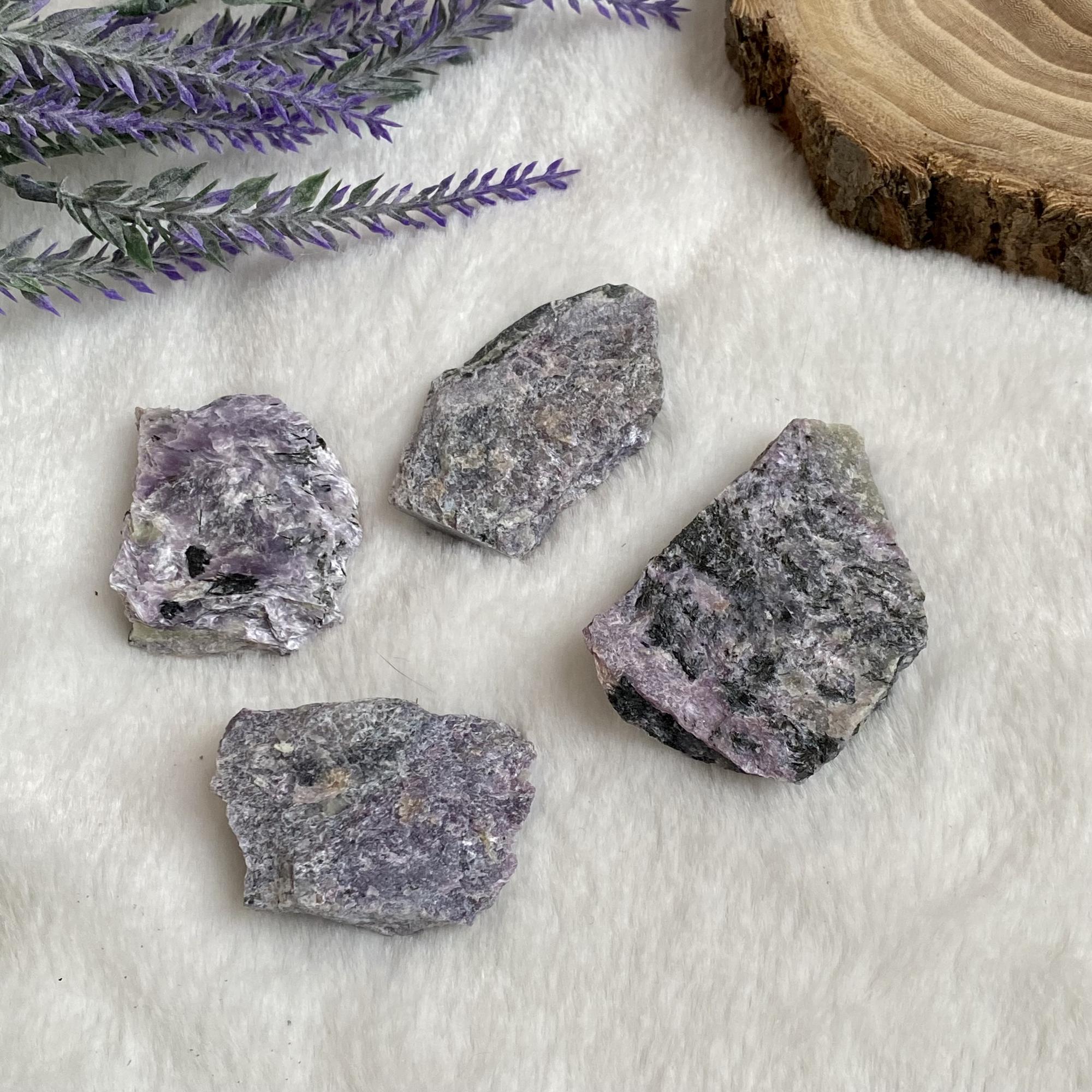 Чароит необработанный