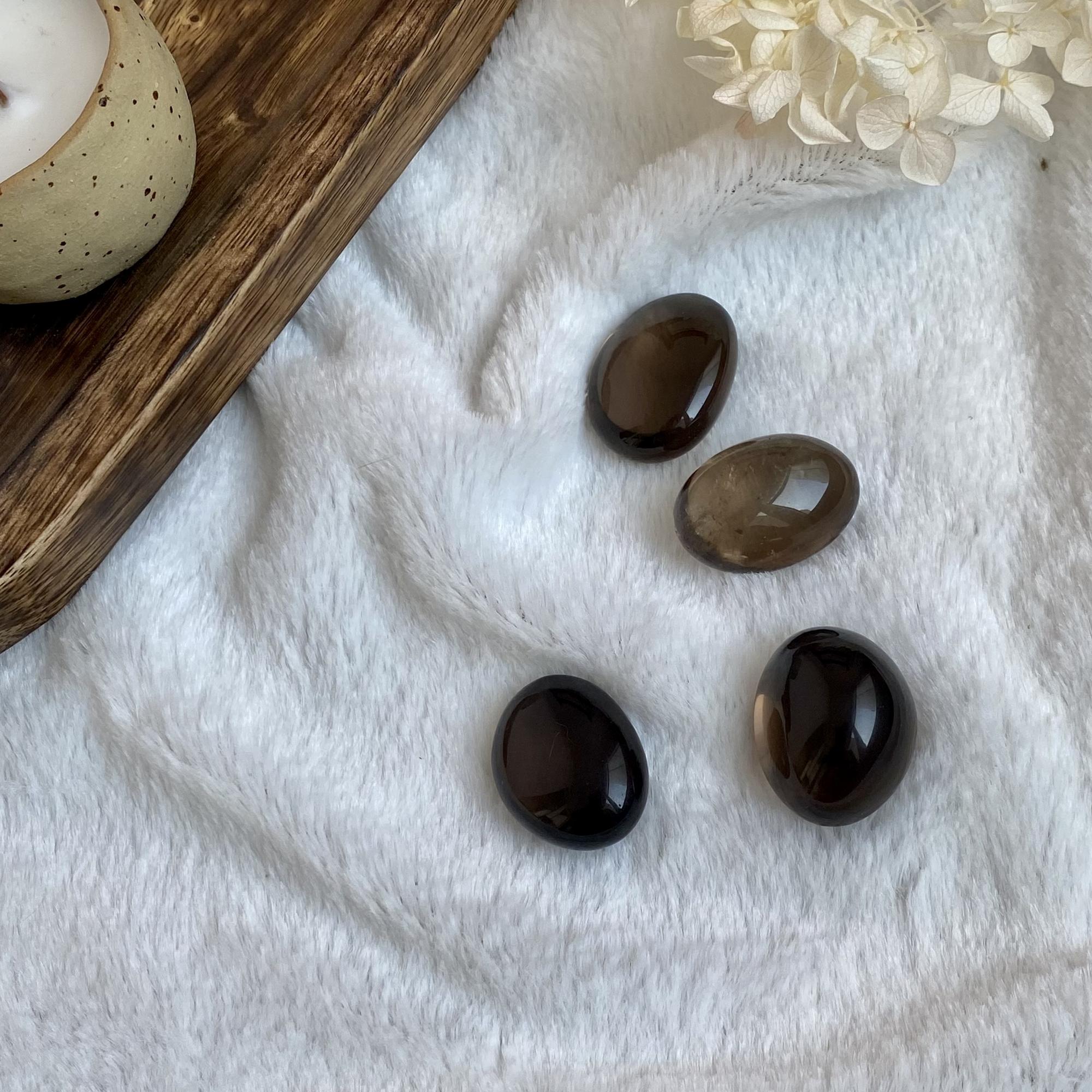 Галтовка раухтопаза (дымчатого кварца)