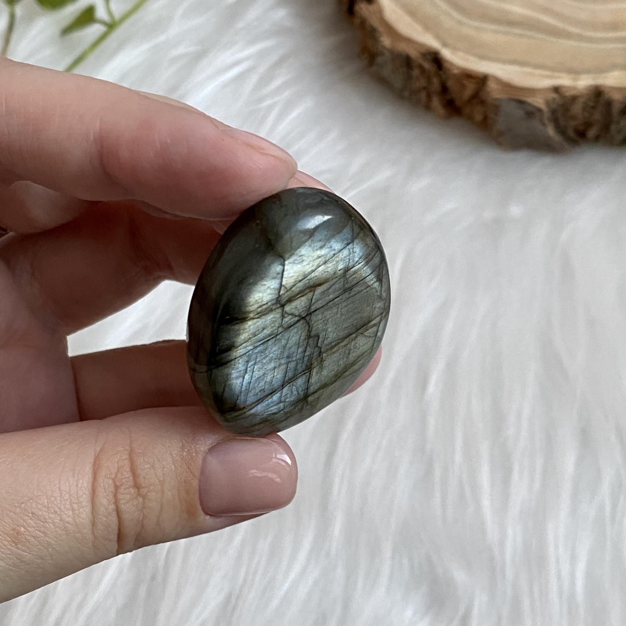 Галька лабрадорита