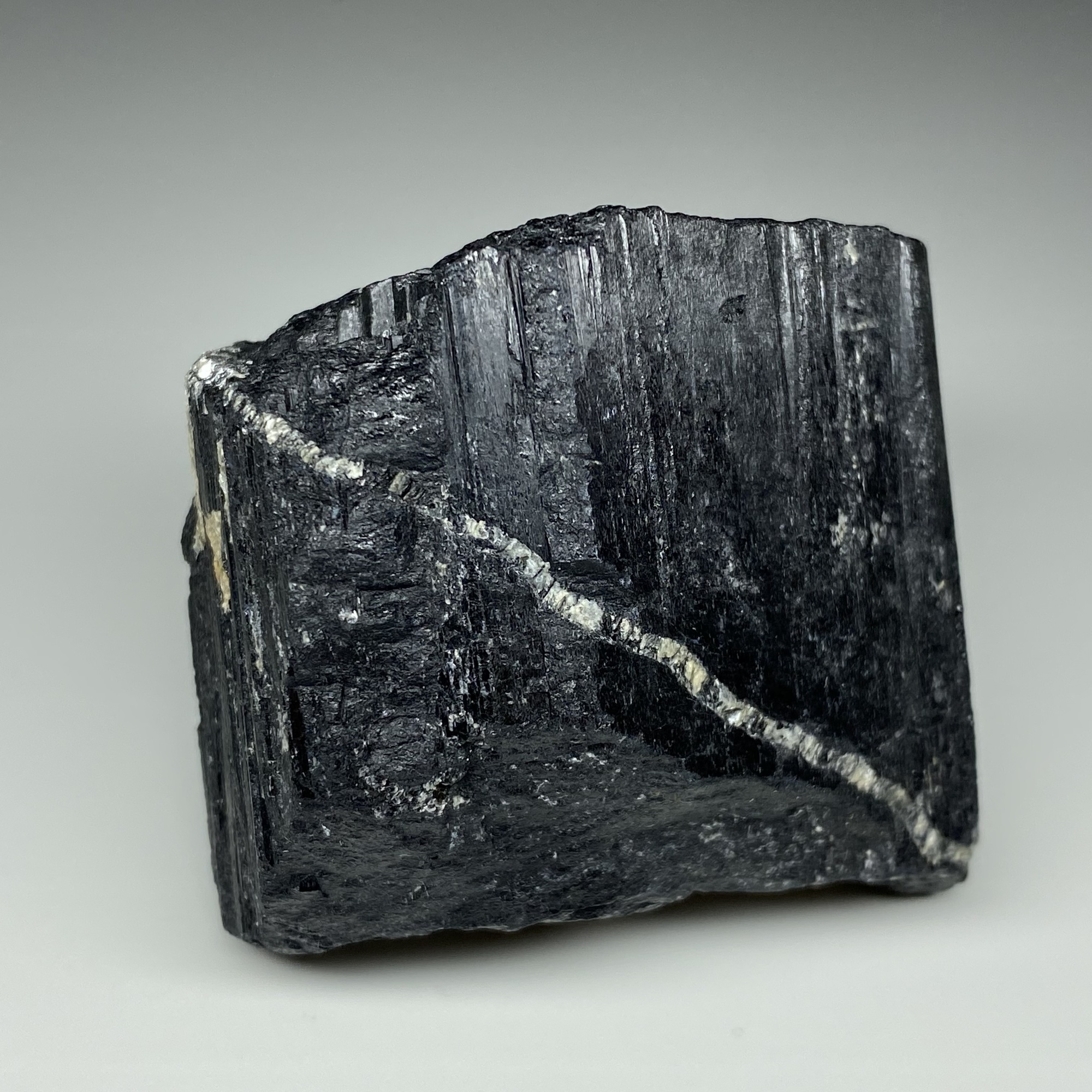 Турмалин-шерл