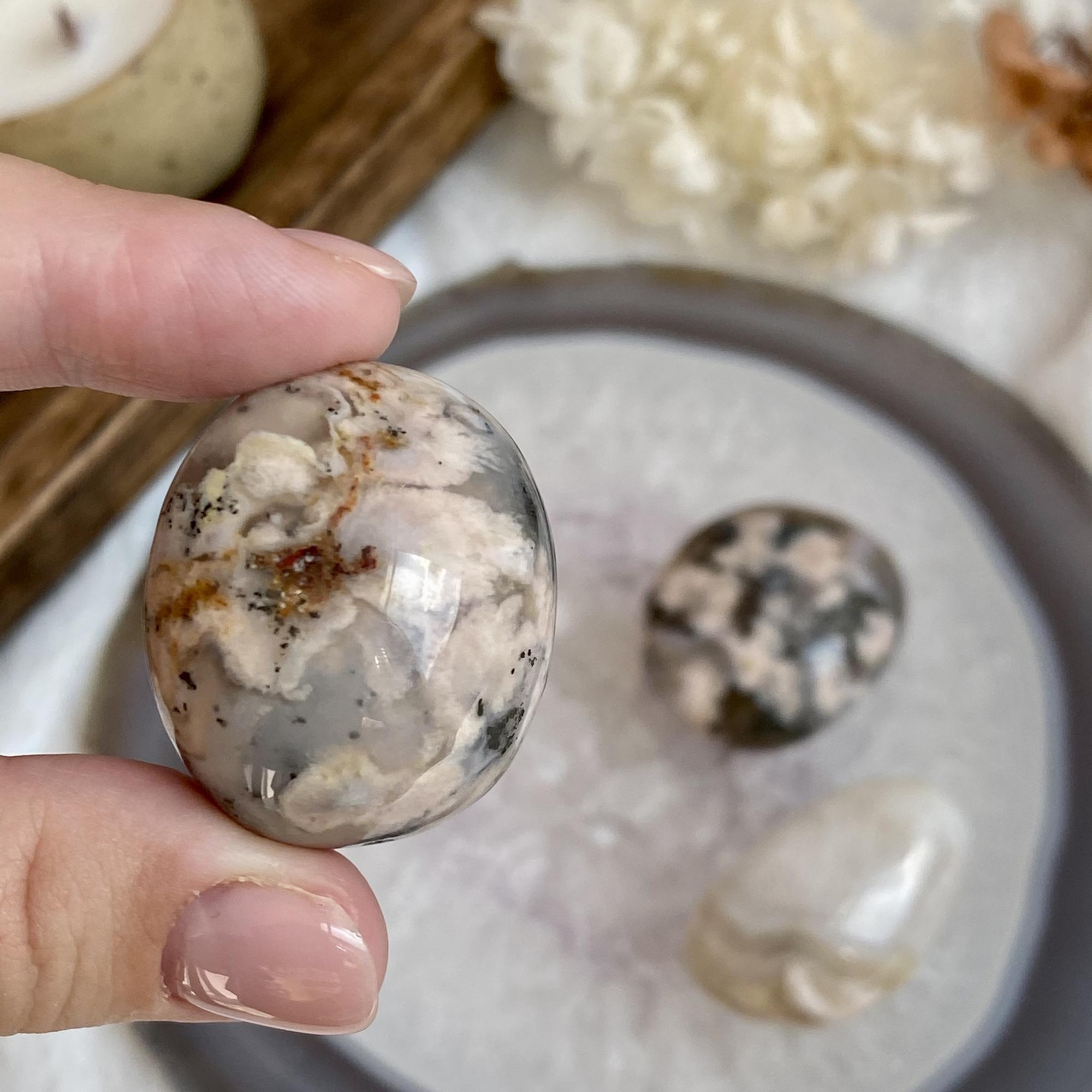 Галтовка сакурового агата