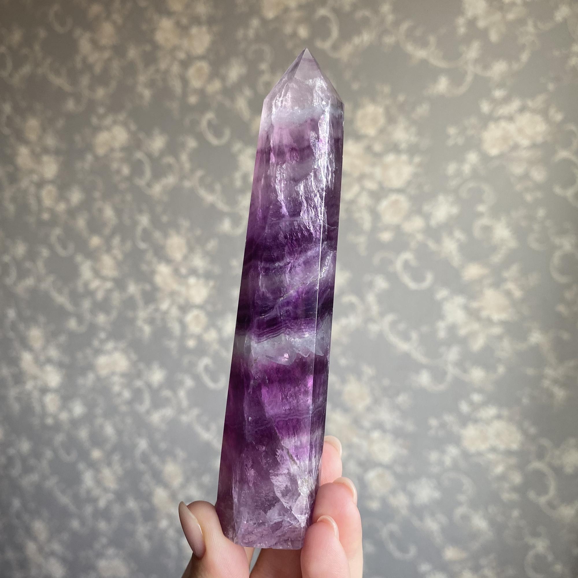 Кристалл из полихромного флюорита (XL)