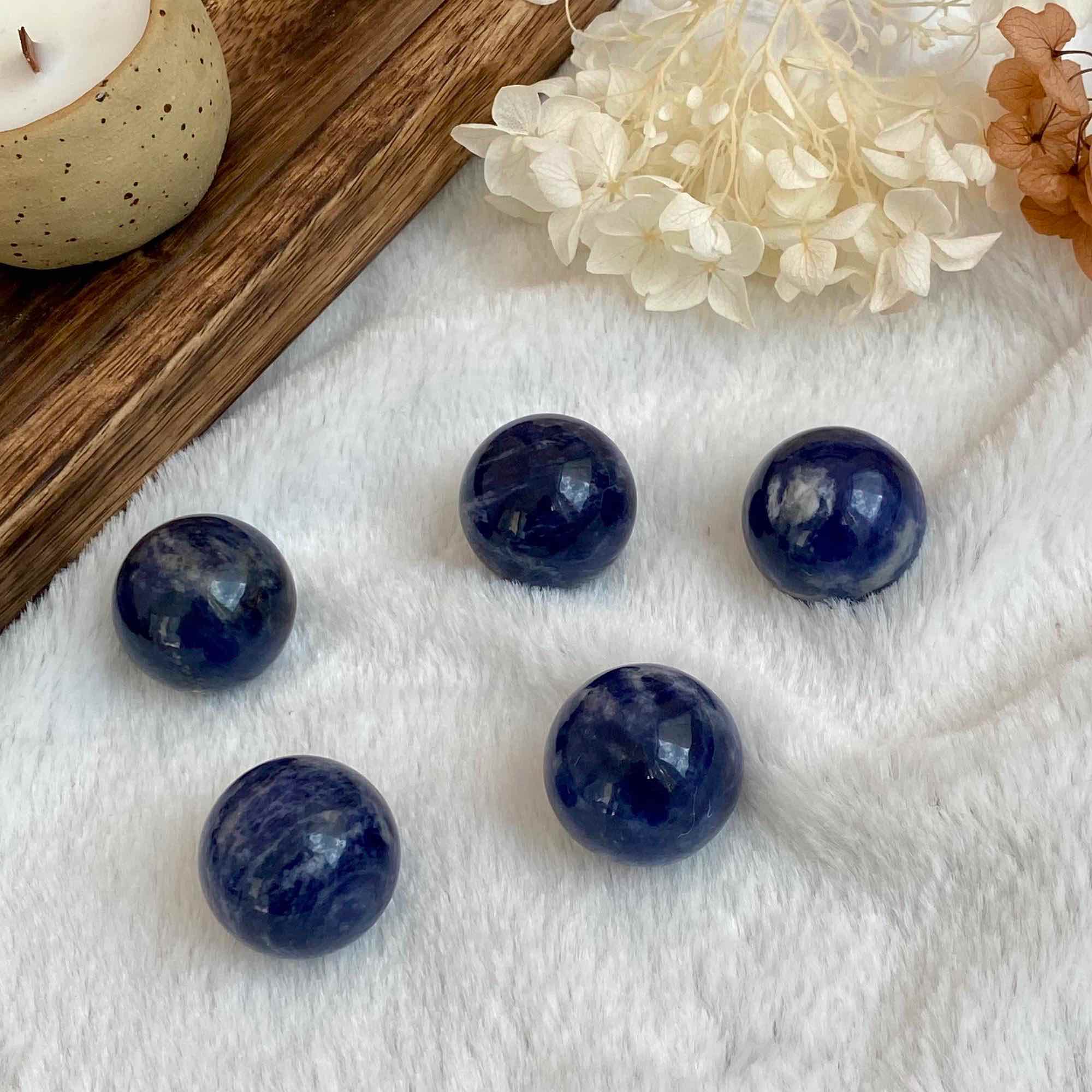 Шарик из содалита